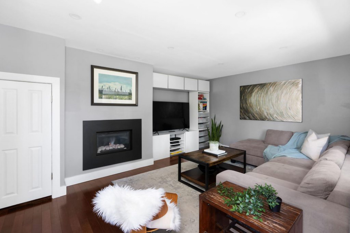 2704 Ailsa Crescent 15