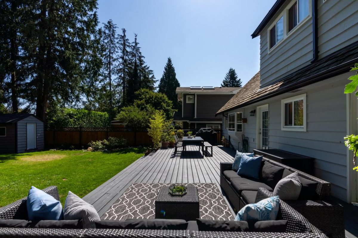 2704 Ailsa Crescent 26
