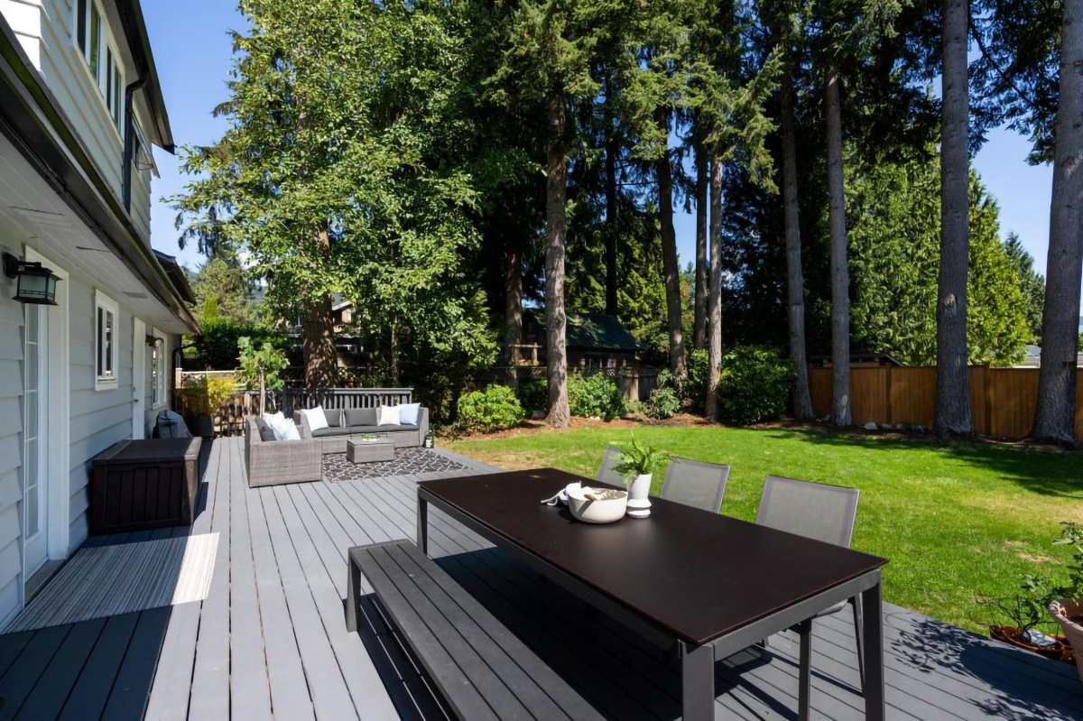 2704 Ailsa Crescent 27