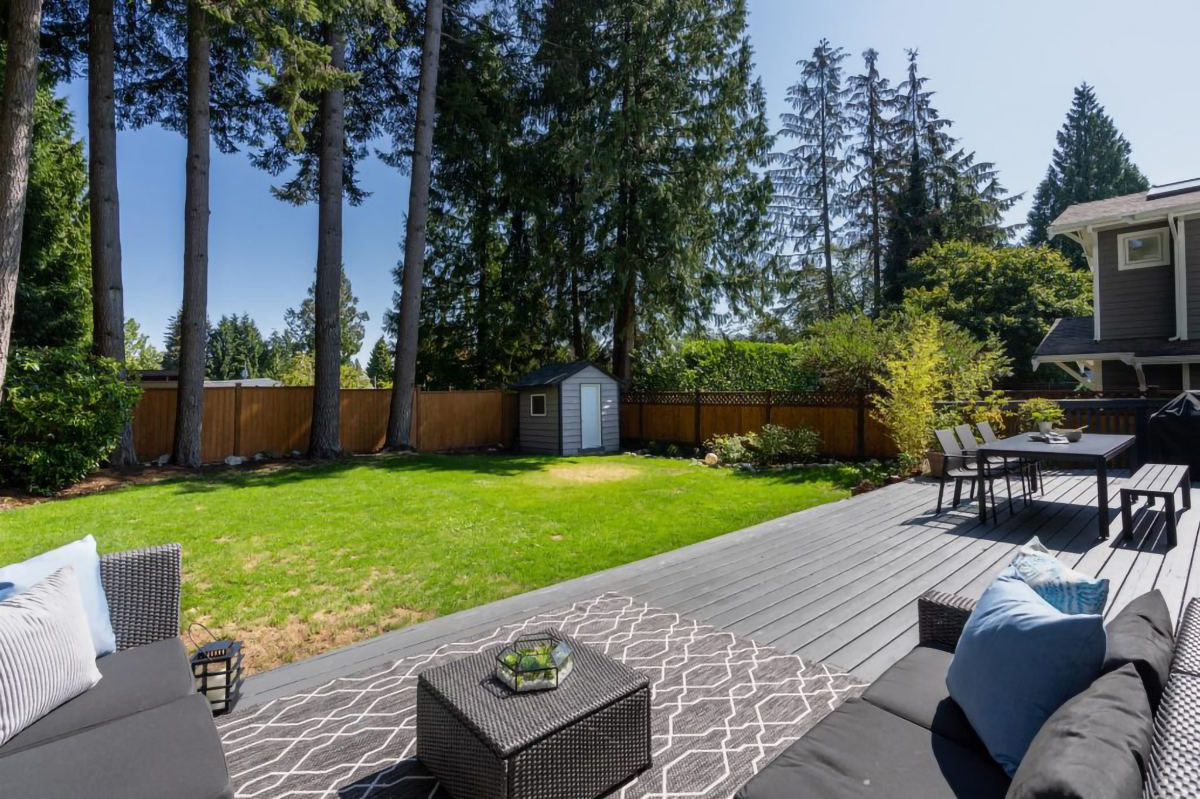 2704 Ailsa Crescent 28