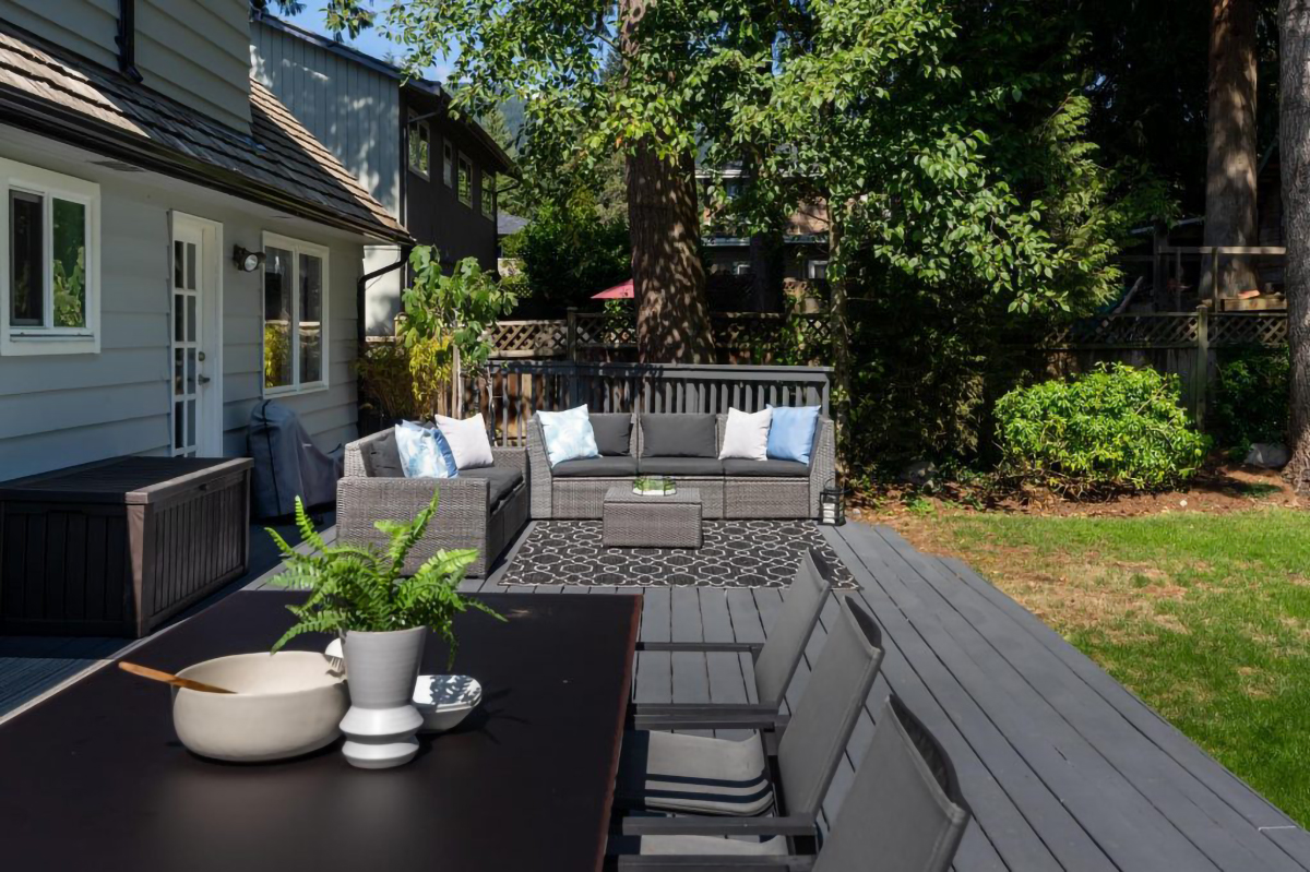 2704 Ailsa Crescent 29