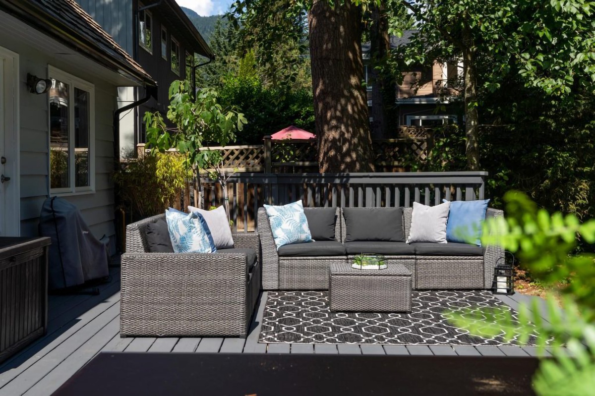 2704 Ailsa Crescent 30
