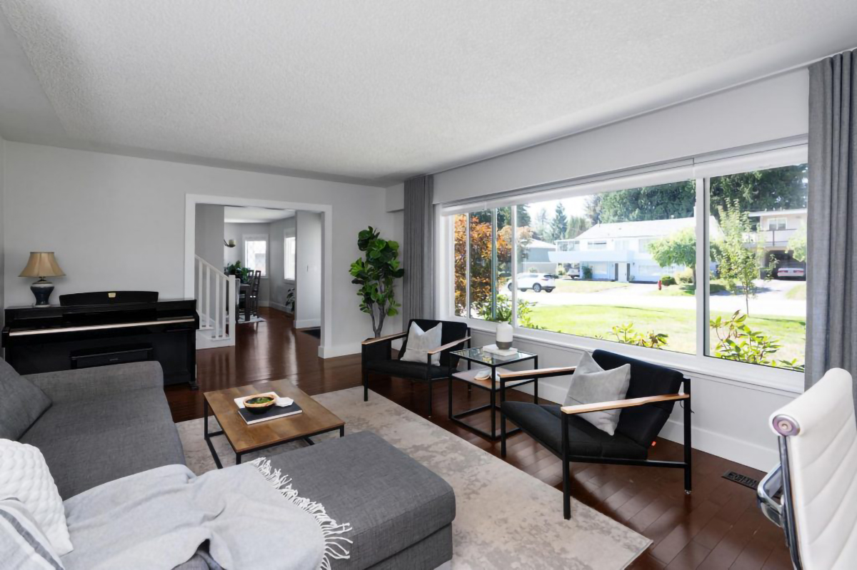 2704 Ailsa Crescent 4