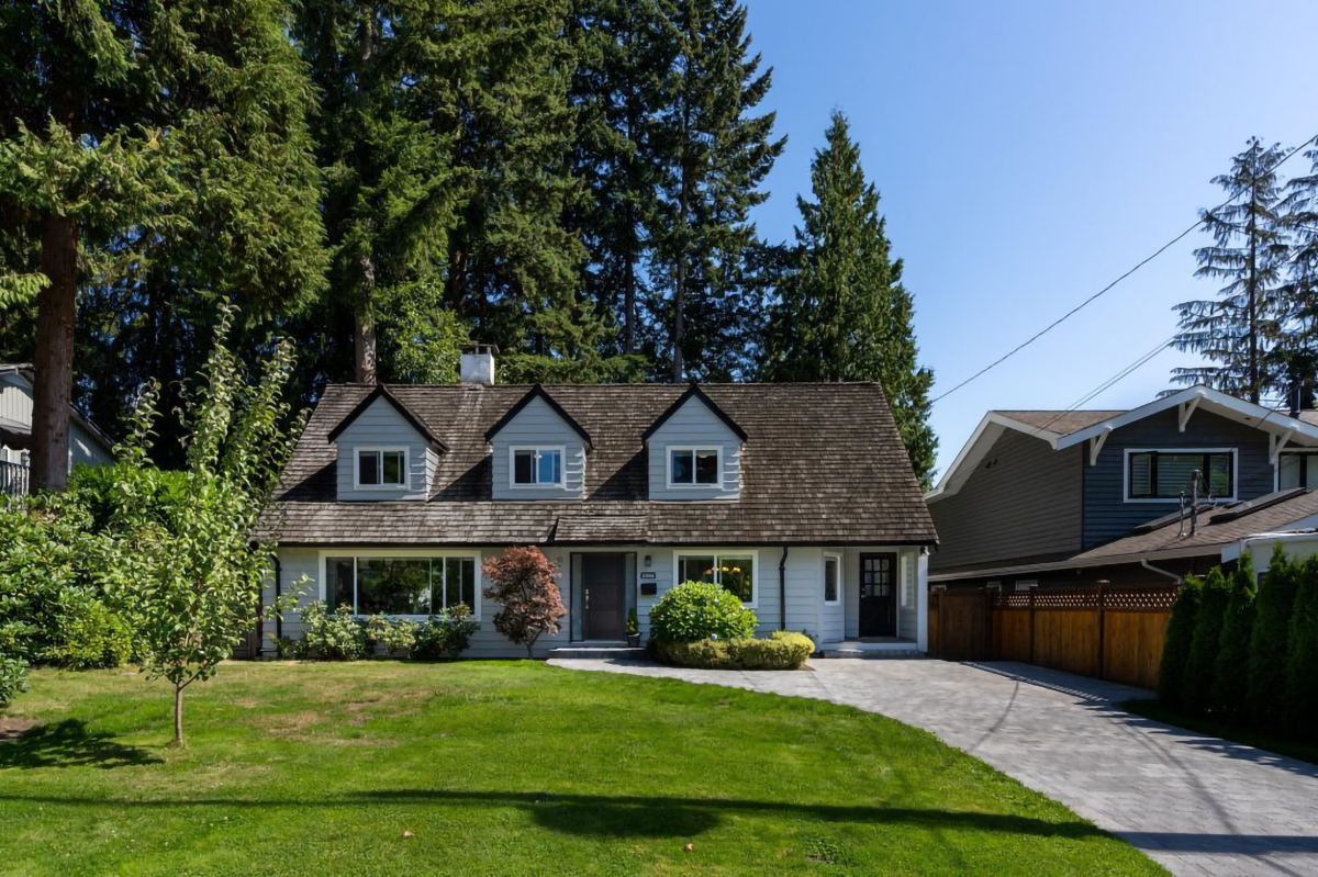 2704 Ailsa Crescent