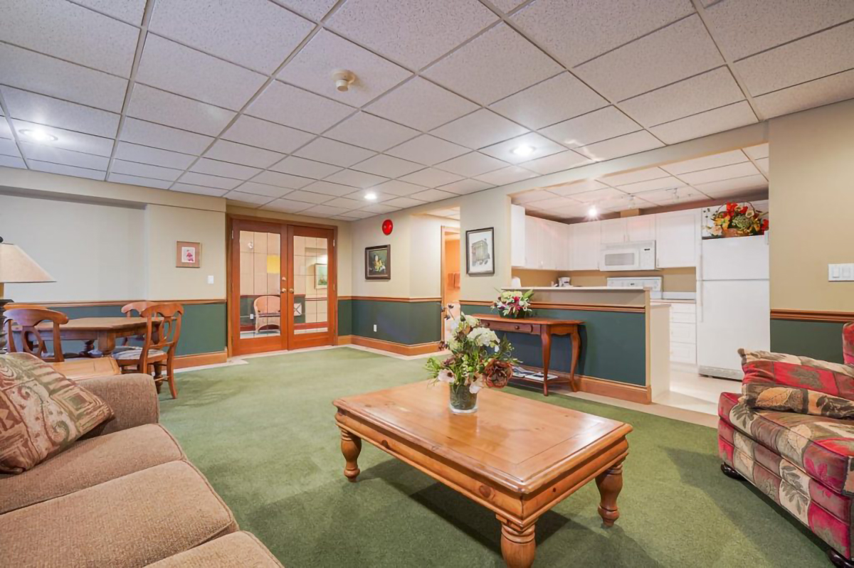 307 678 W QUEENS ROAD 21