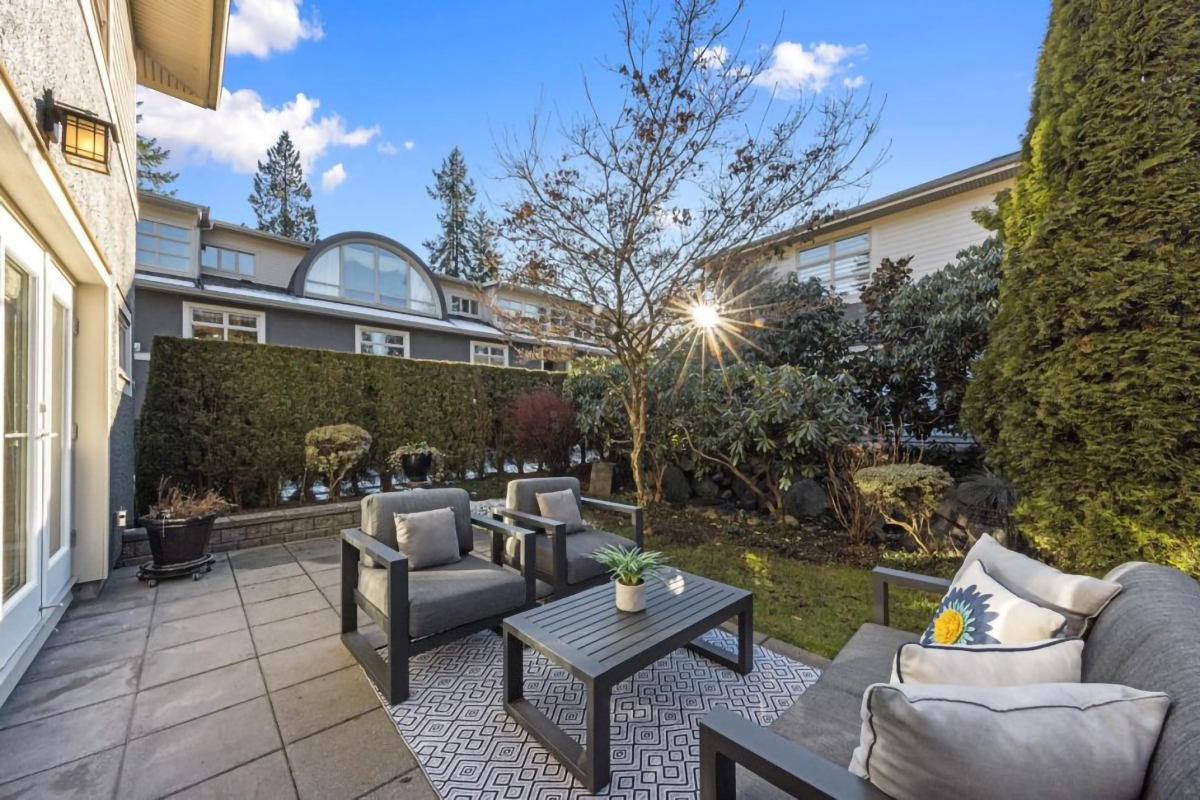 23 3750 EDGEMONT BOULEVARD 11