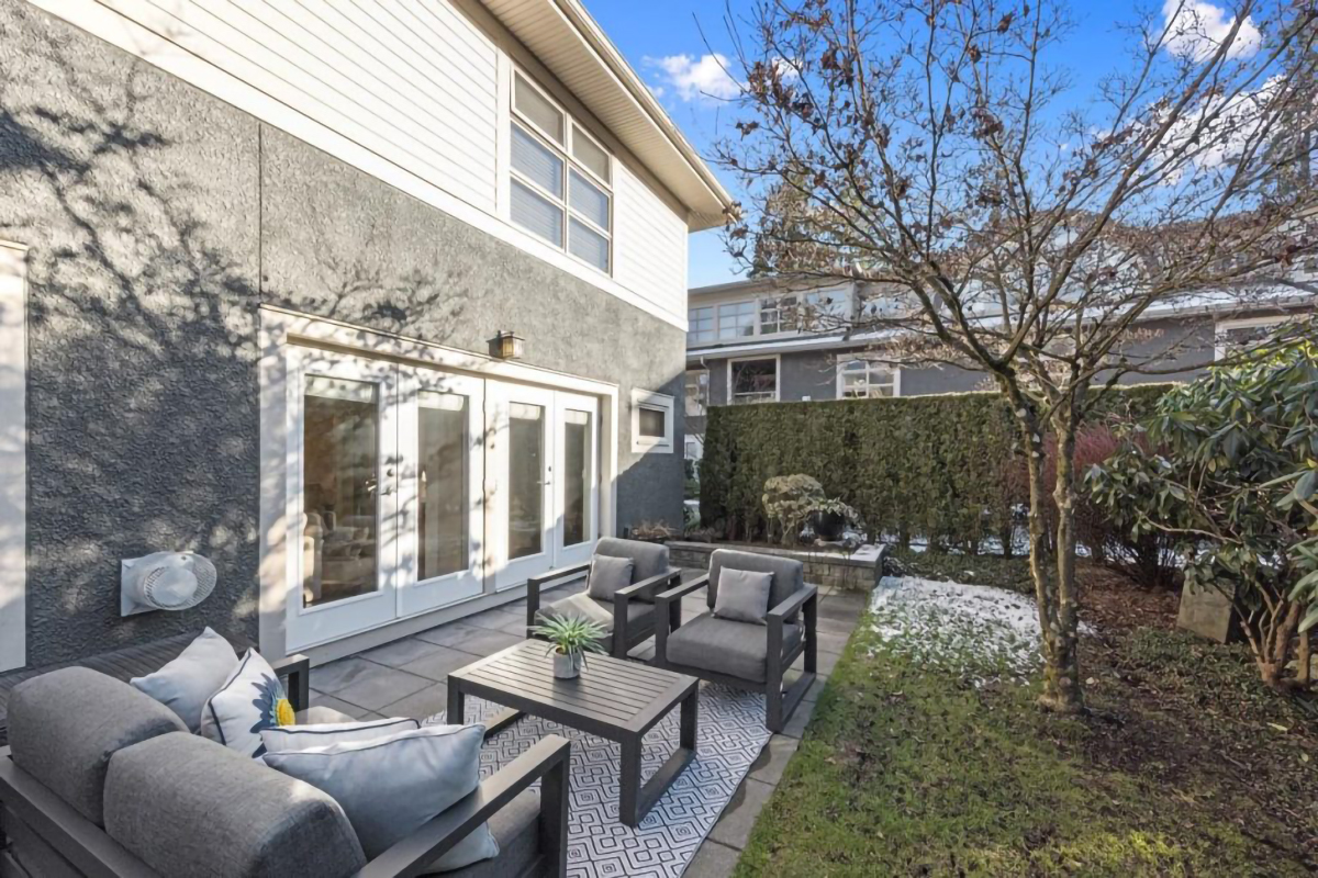 23 3750 EDGEMONT BOULEVARD 12