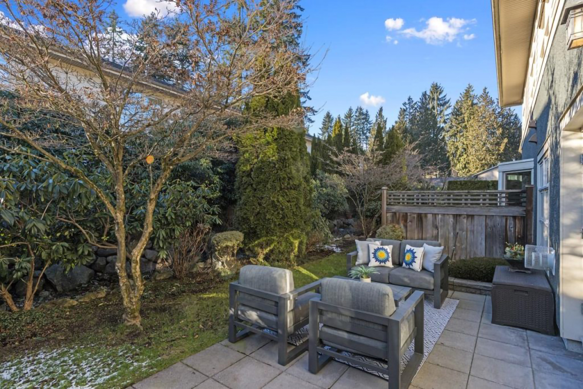 23 3750 EDGEMONT BOULEVARD 13