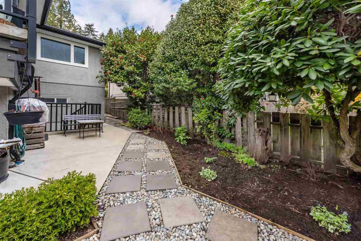 549 W 22nd STREET, NORTH VANCOUVER 20