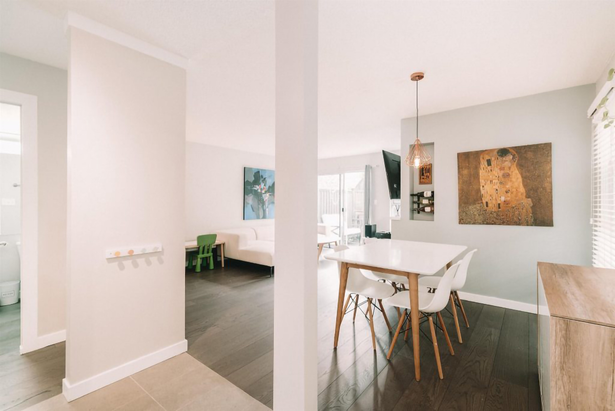 37-900 W 17TH STREET, NORTH VANCOUVER 2
