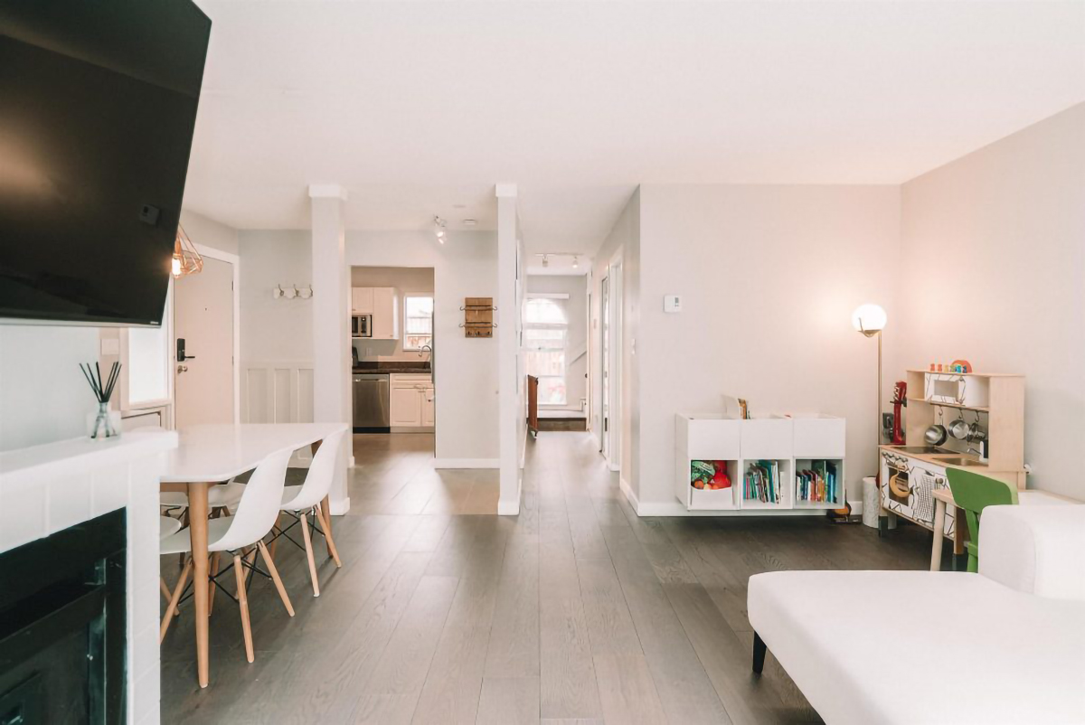 37-900 W 17TH STREET, NORTH VANCOUVER 8