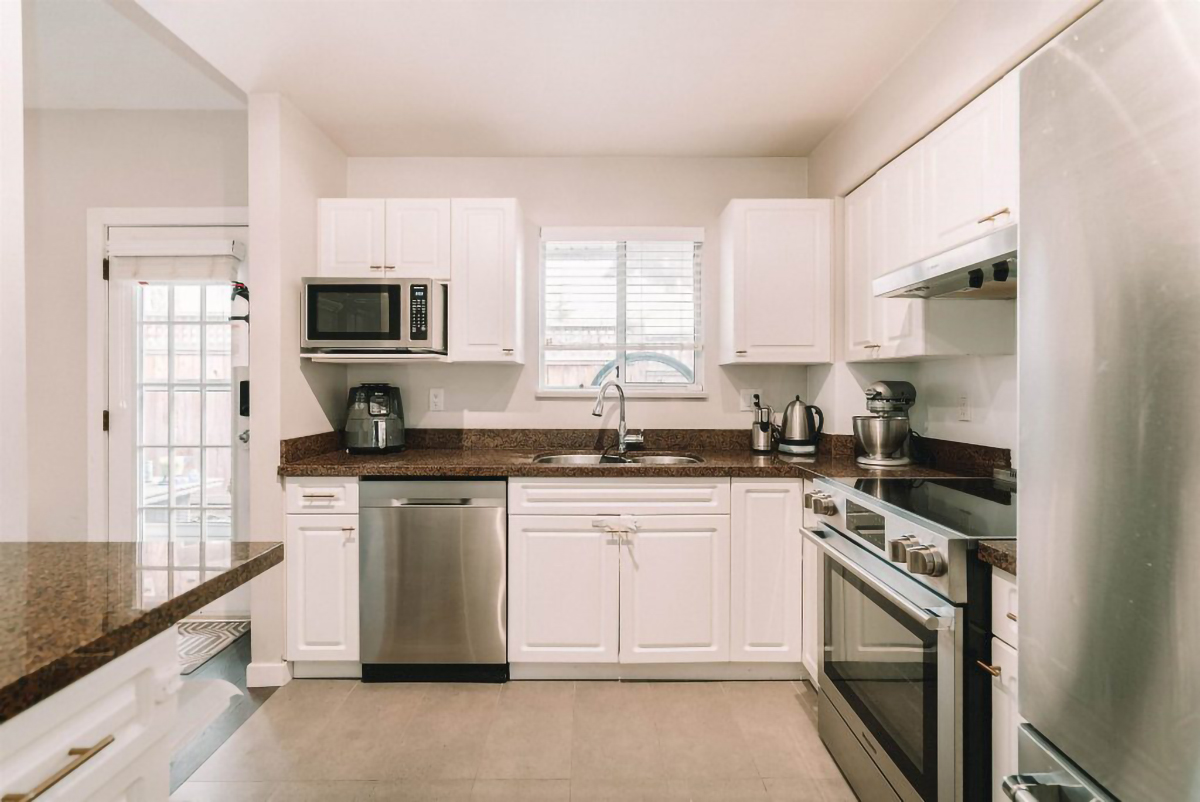 37-900 W 17TH STREET, NORTH VANCOUVER 9