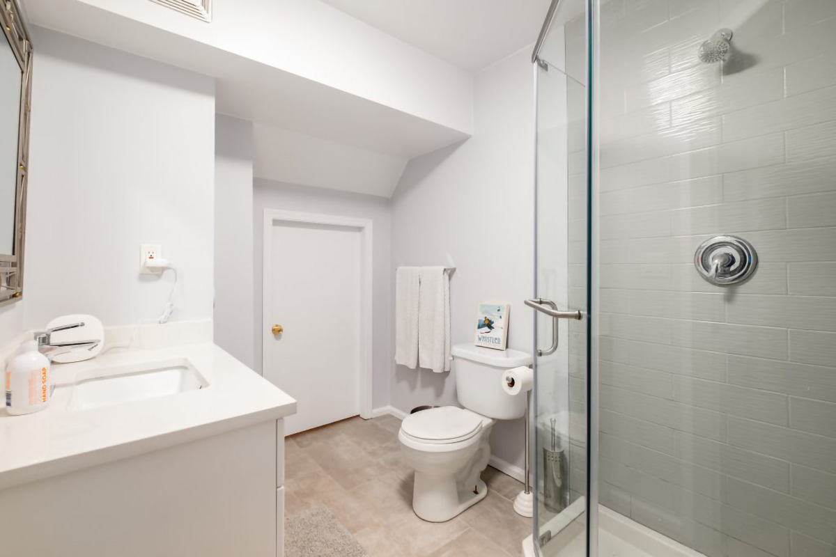 2545 Edgemont Blvd, North Vancouver 30