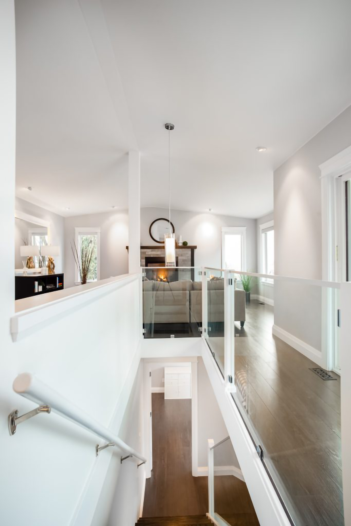 2616 Jones Ave, North Vancouver 26
