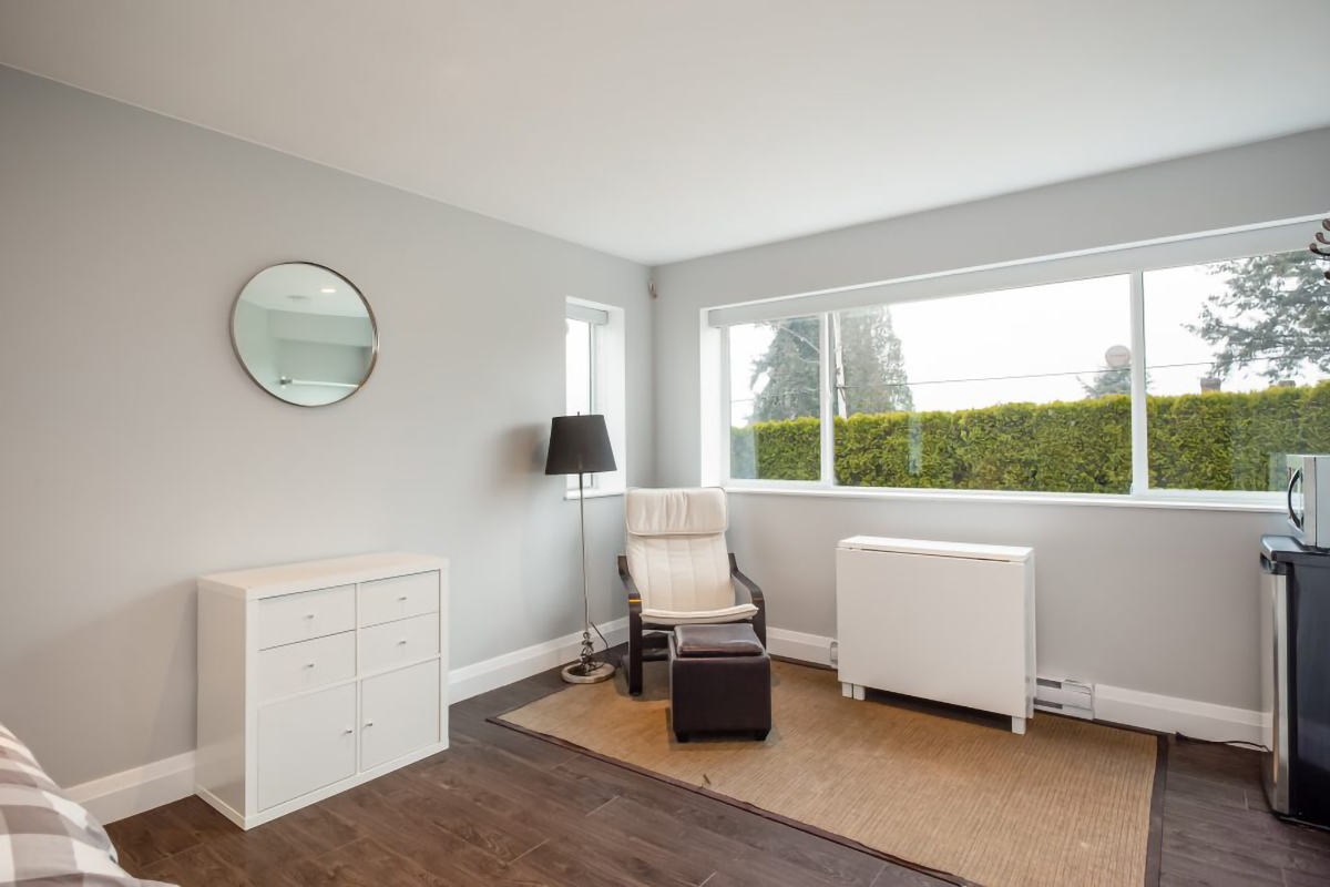 2616 Jones Ave, North Vancouver 32