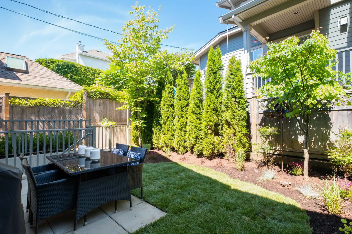 248 E 6th Street, North Vancouver 41