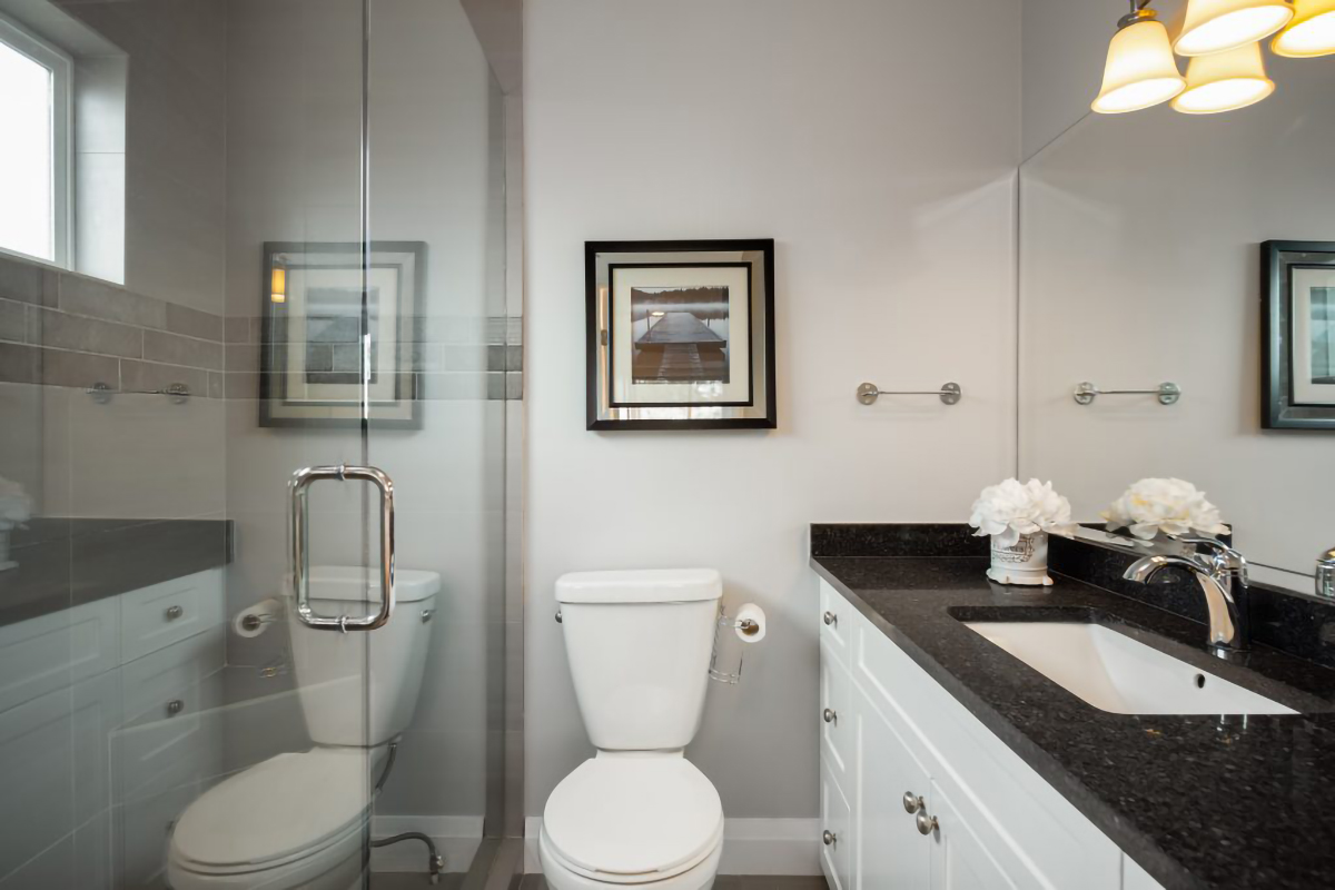 2616 Jones Ave, North Vancouver 37