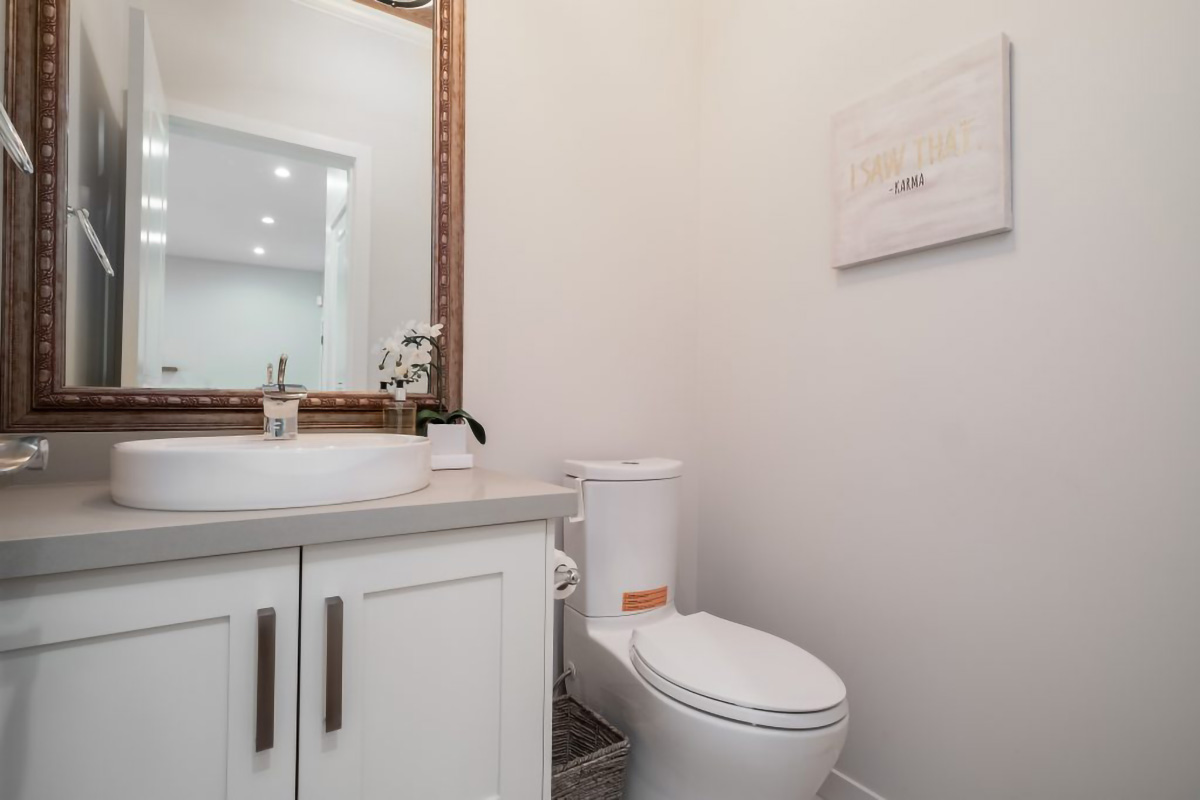 248 E 6th Street, North Vancouver 48