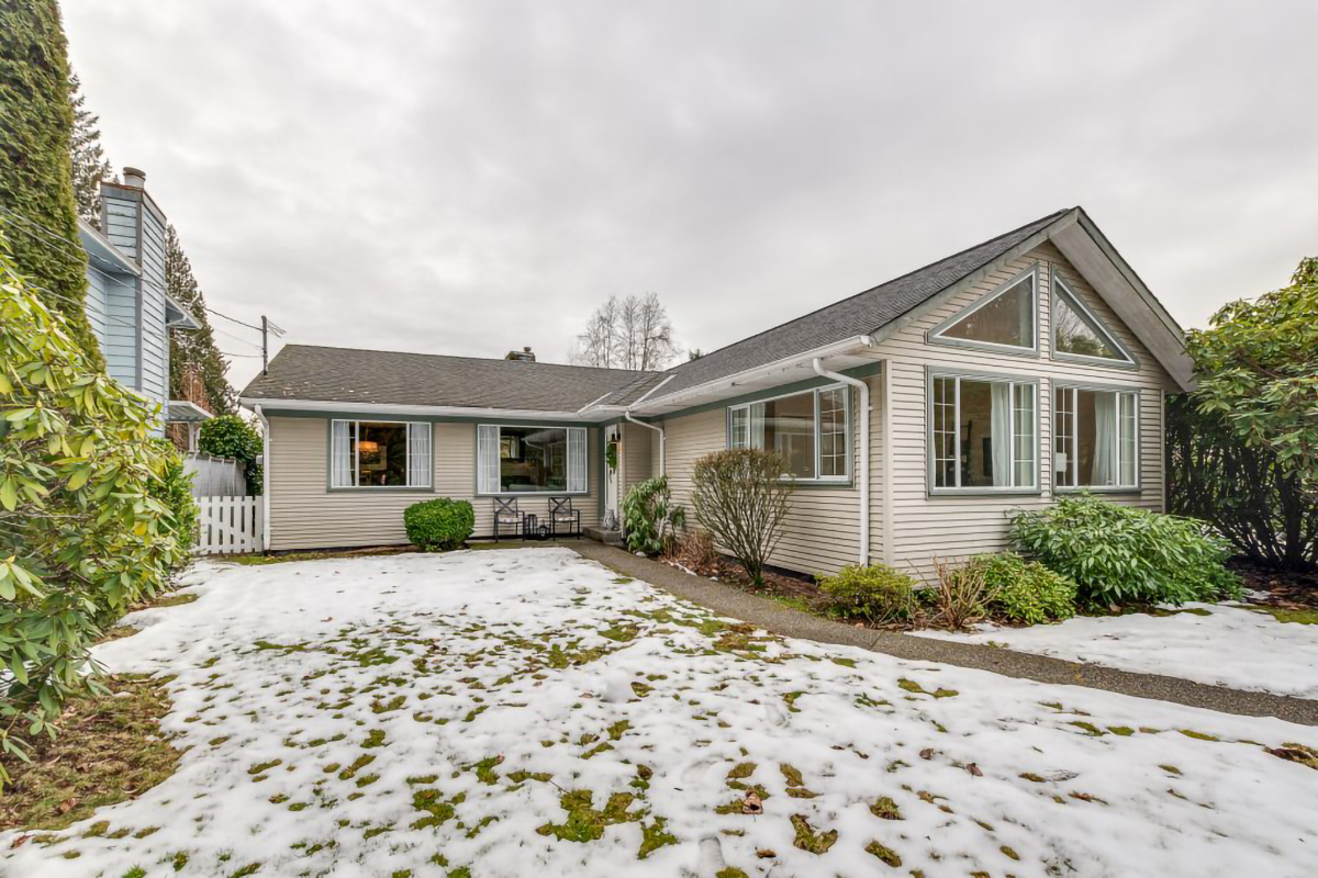 553 W 23rd St, North Vancouver 31