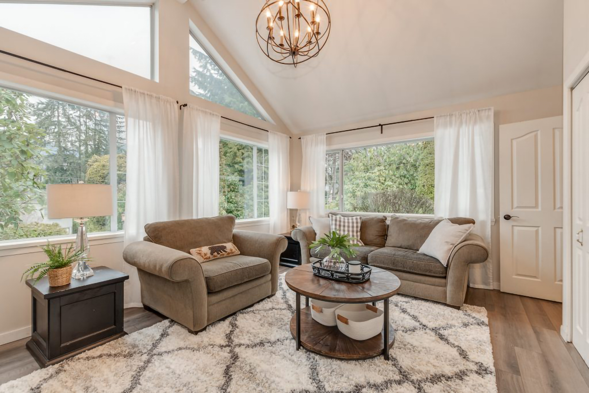 553 W 23rd St, North Vancouver 14
