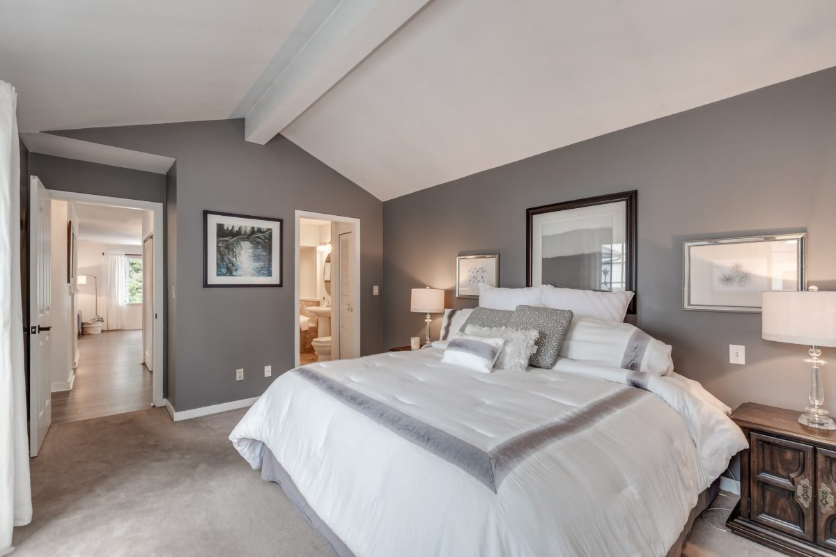 553 W 23rd St, North Vancouver 25
