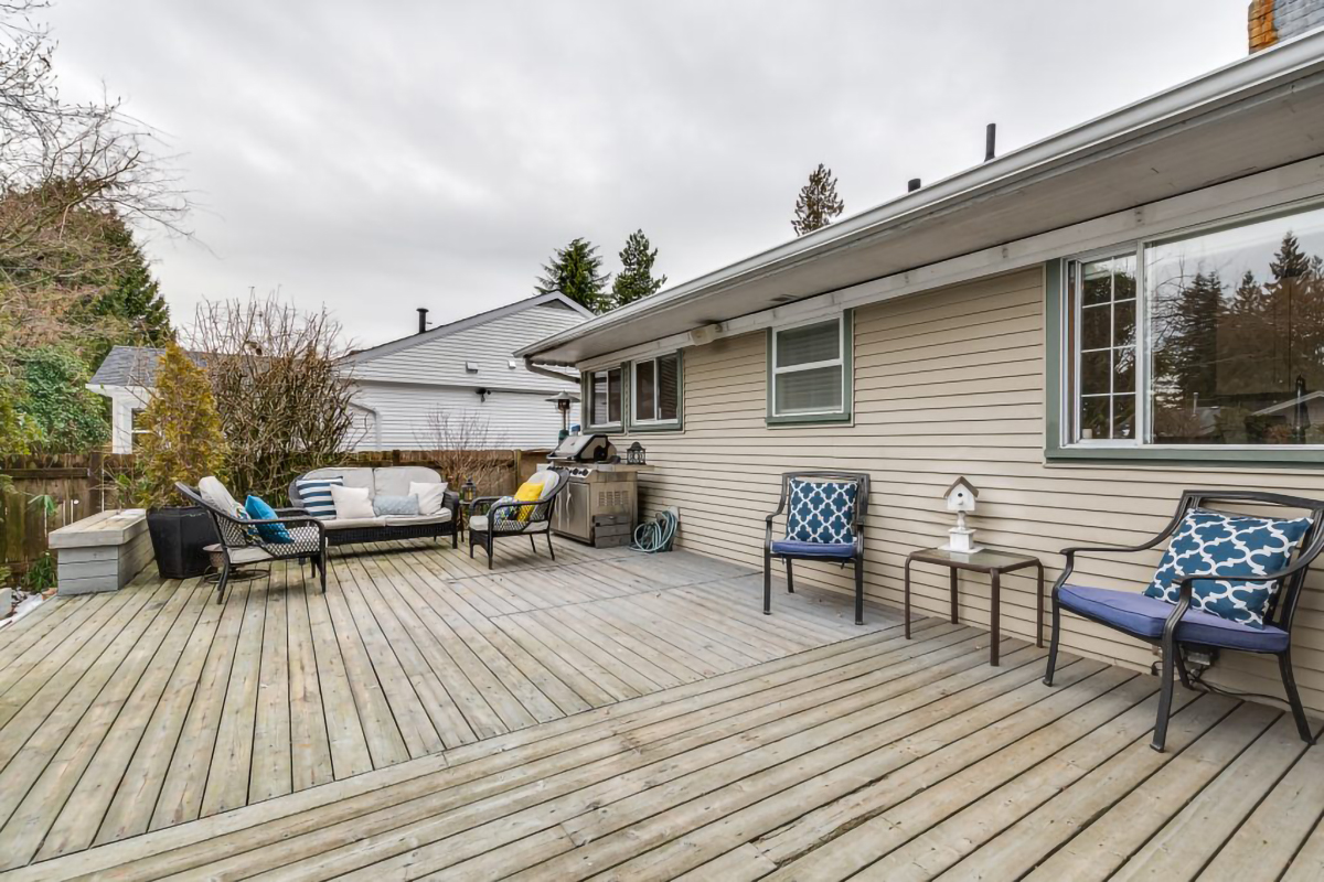 553 W 23rd St, North Vancouver 34