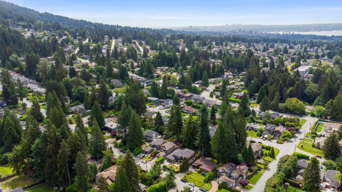 939 Clements Ave, North Vancouver 3