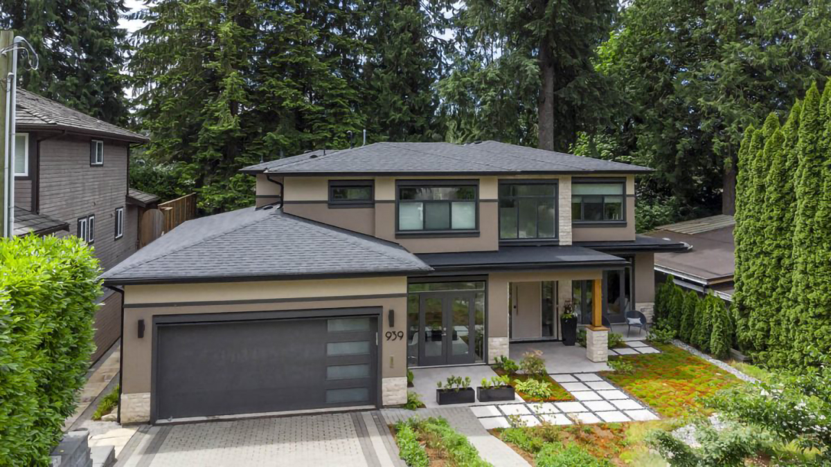 939 Clements Ave, North Vancouver