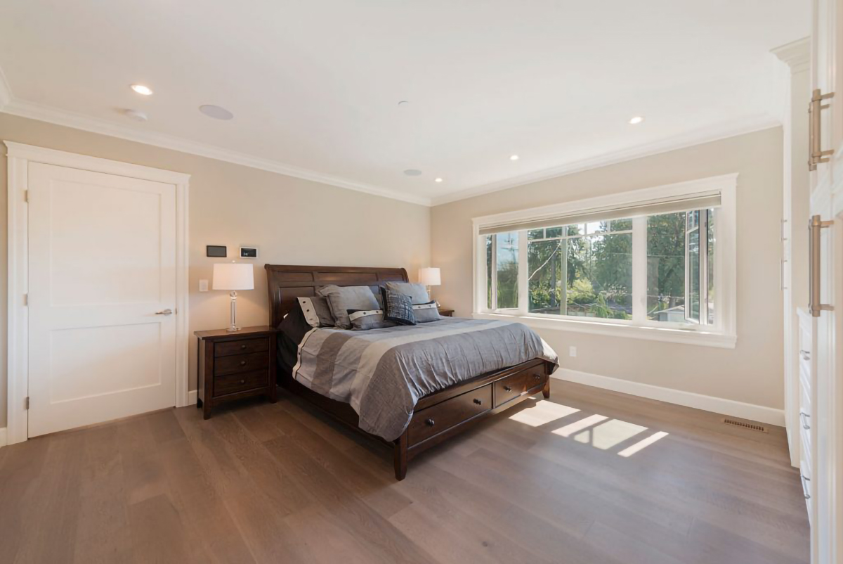 946 Clements Ave, North Vancouver 11