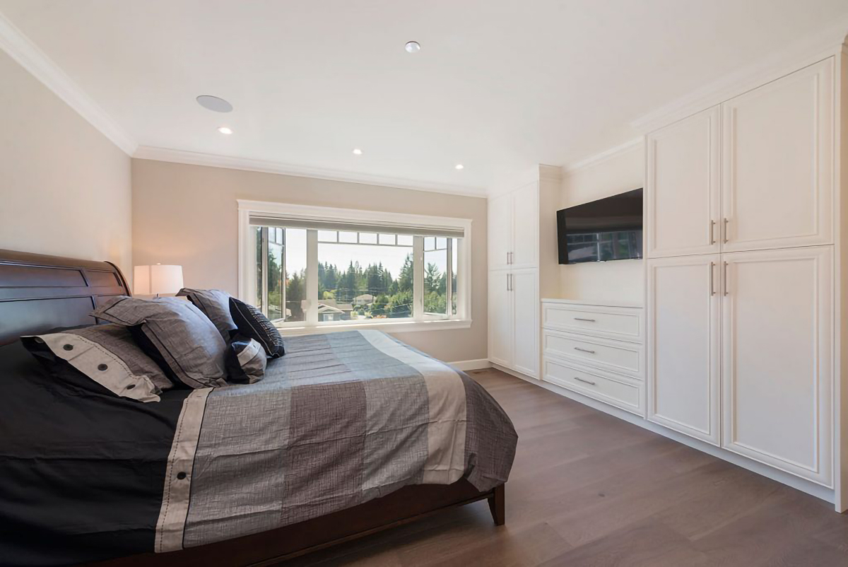 946 Clements Ave, North Vancouver 12