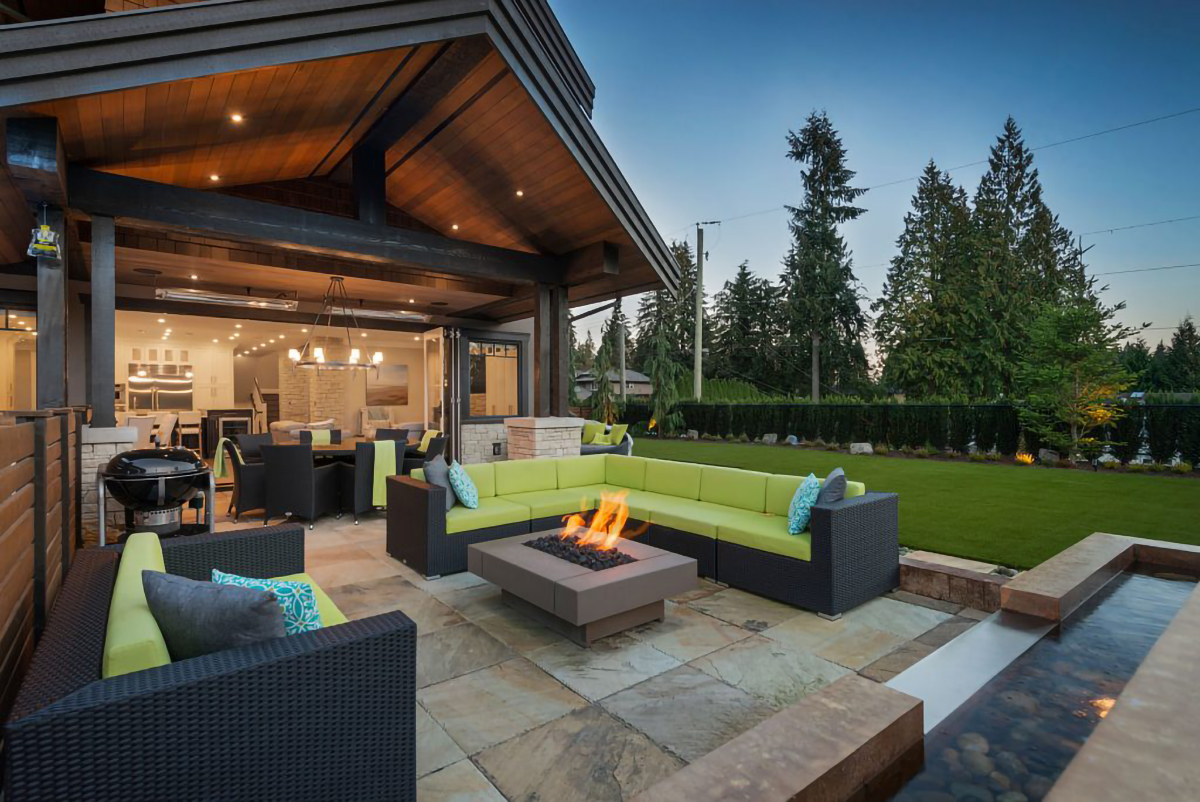 946 Clements Ave, North Vancouver 27