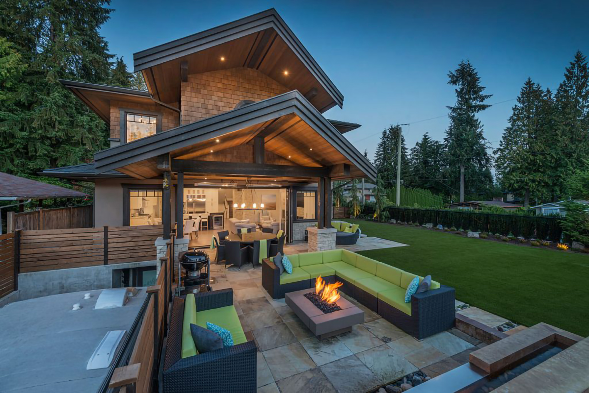 946 Clements Ave, North Vancouver 32
