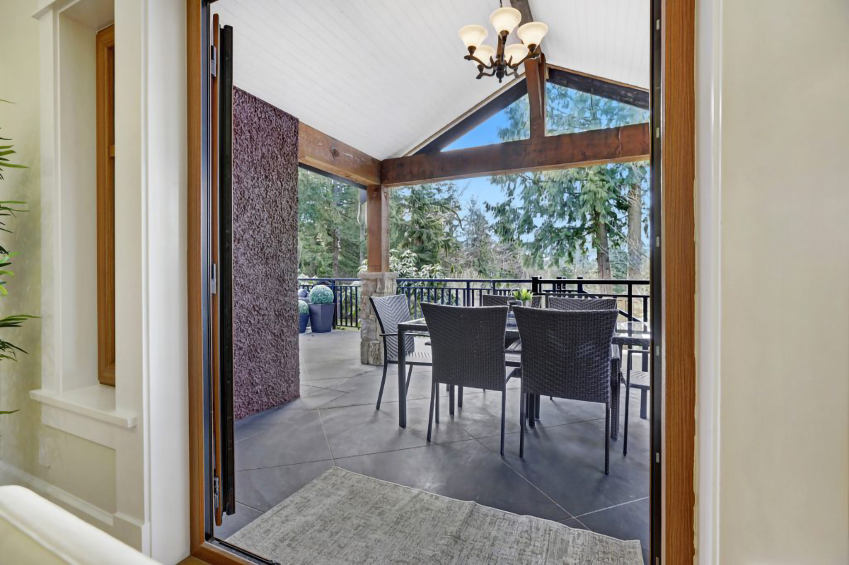 3083 Plymouth Drive, North Vancouver 34