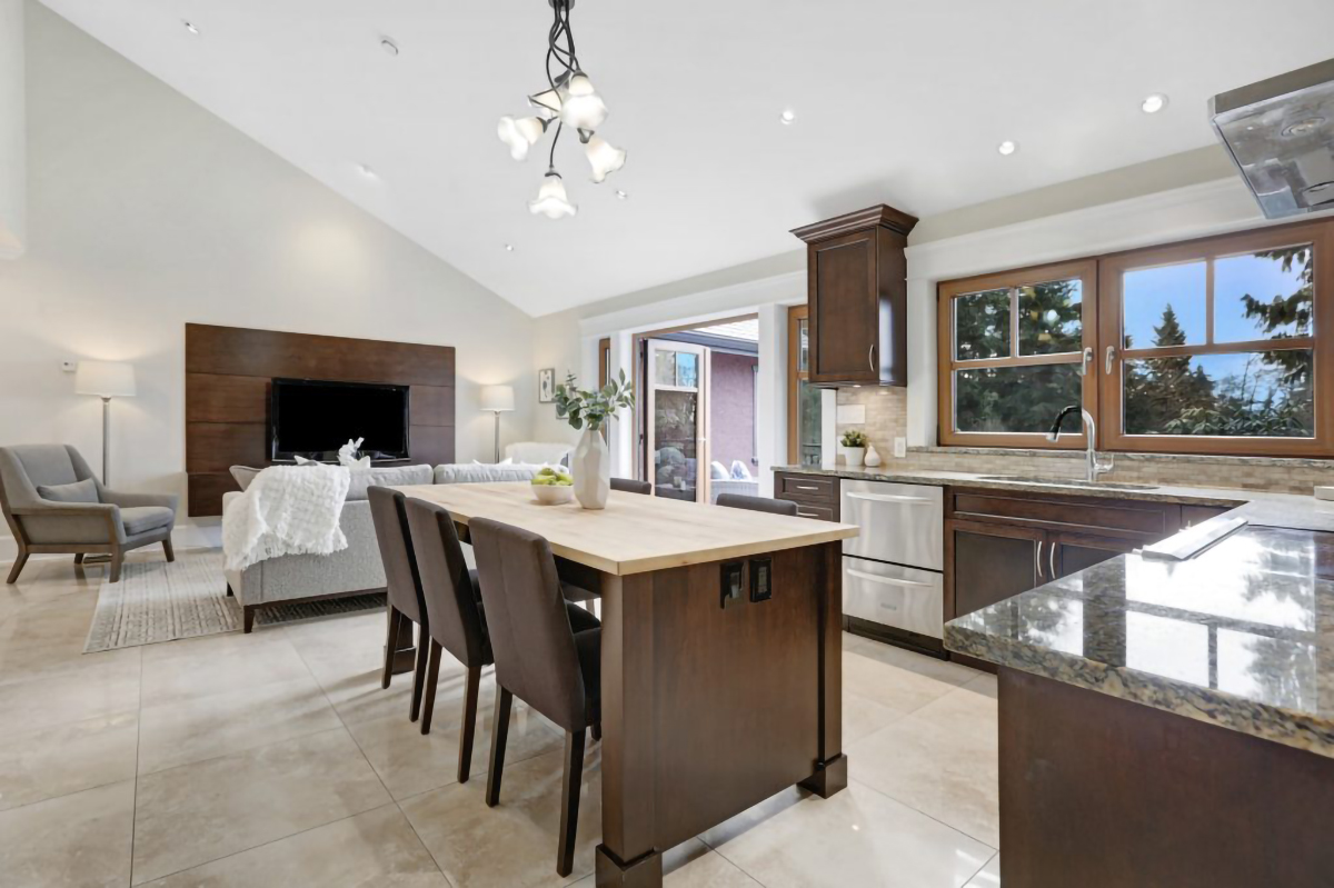 3083 Plymouth Drive, North Vancouver 35