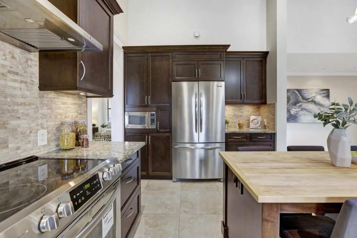 3083 Plymouth Drive, North Vancouver 39