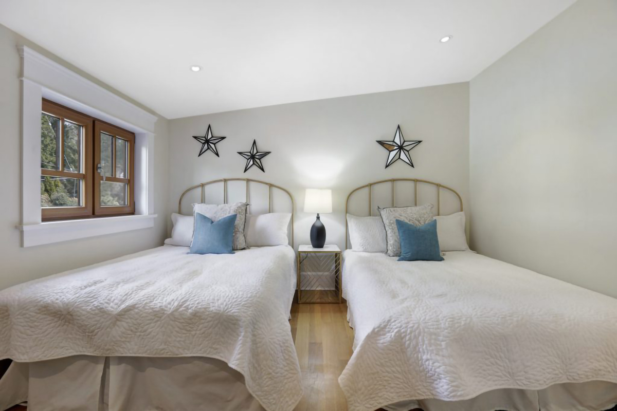 3083 Plymouth Drive, North Vancouver 64