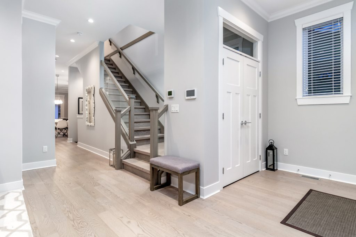 322 E 19th St, North Vancouver 14