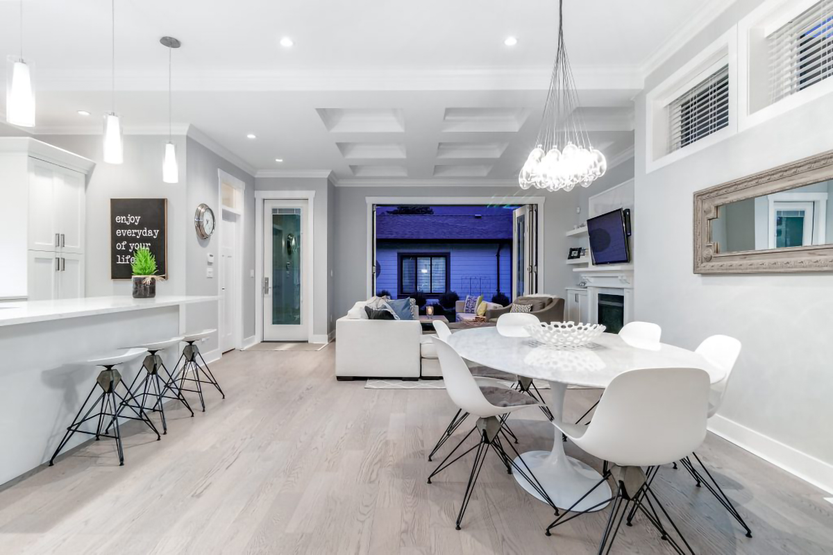 322 E 19th St, North Vancouver 17