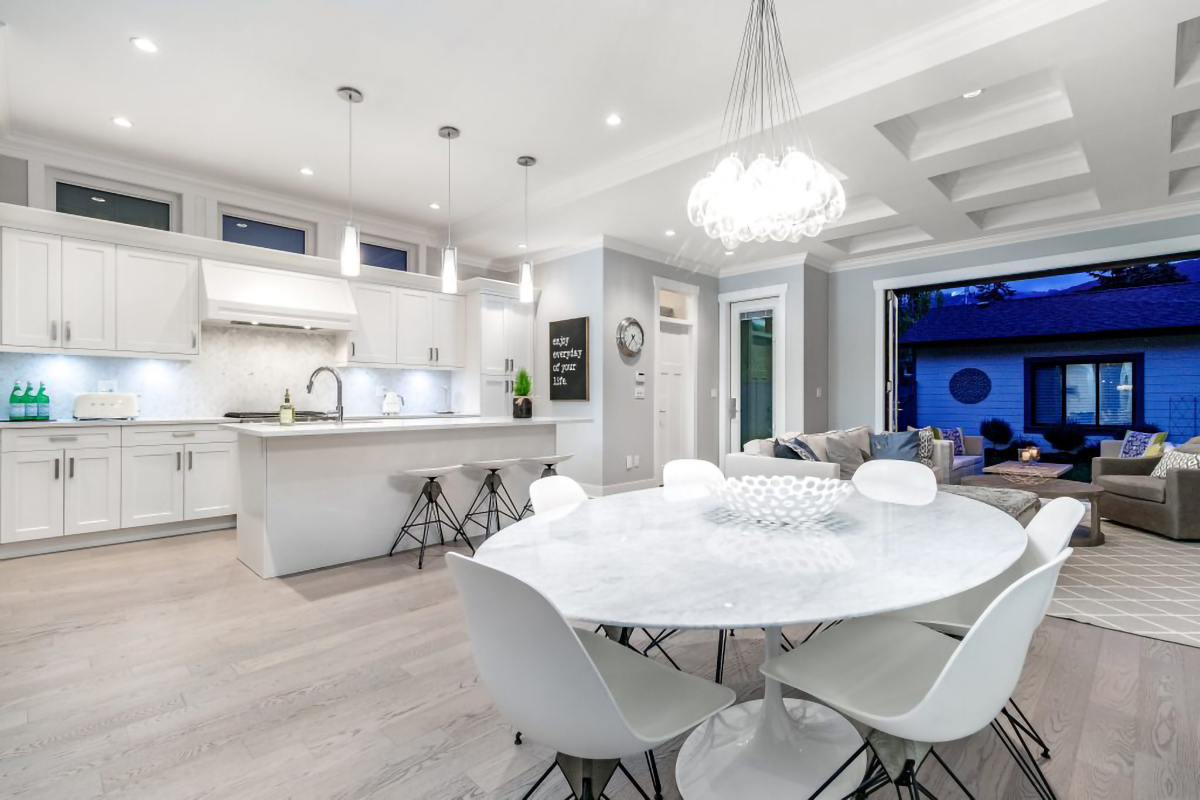 322 E 19th St, North Vancouver 18