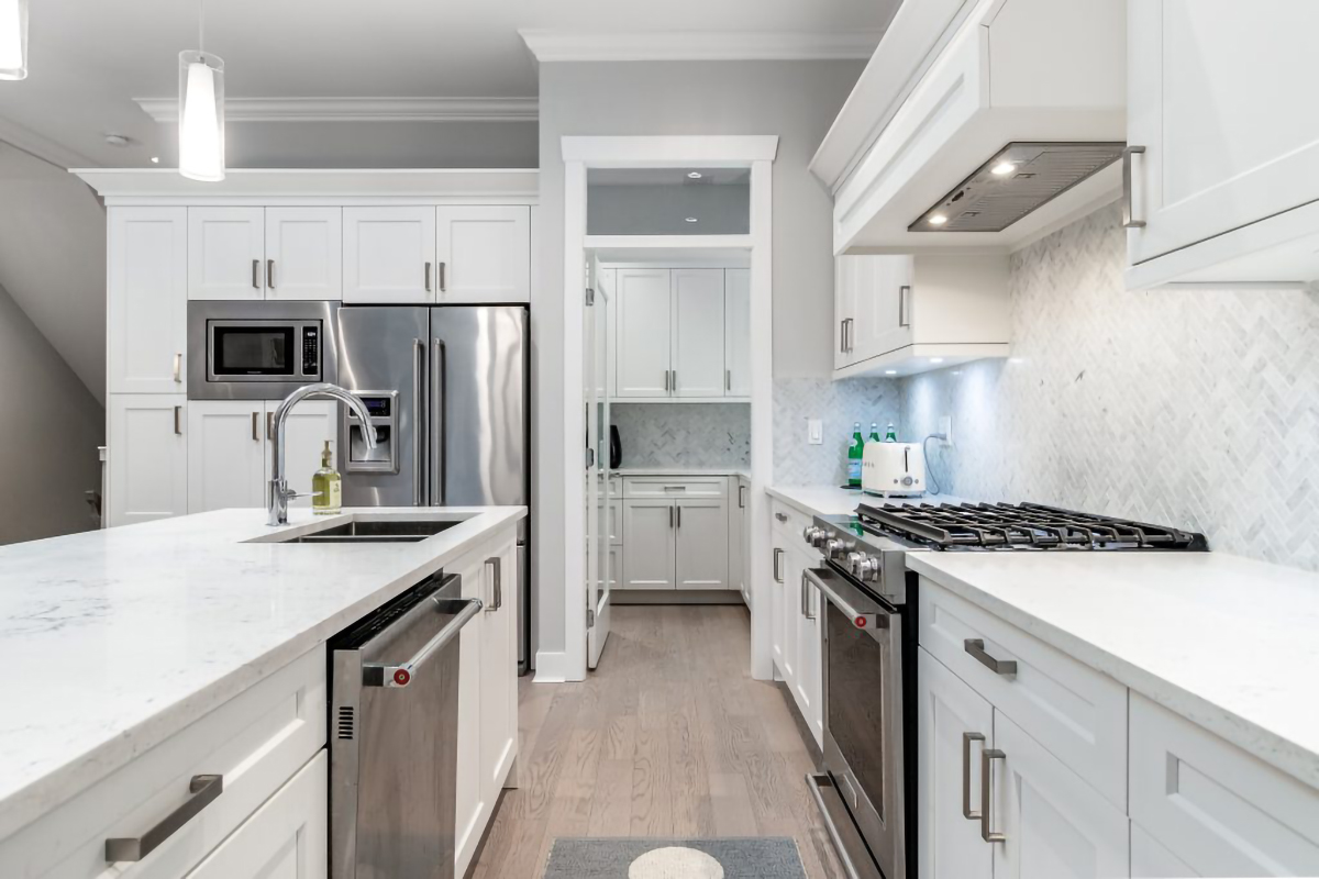 322 E 19th St, North Vancouver 26