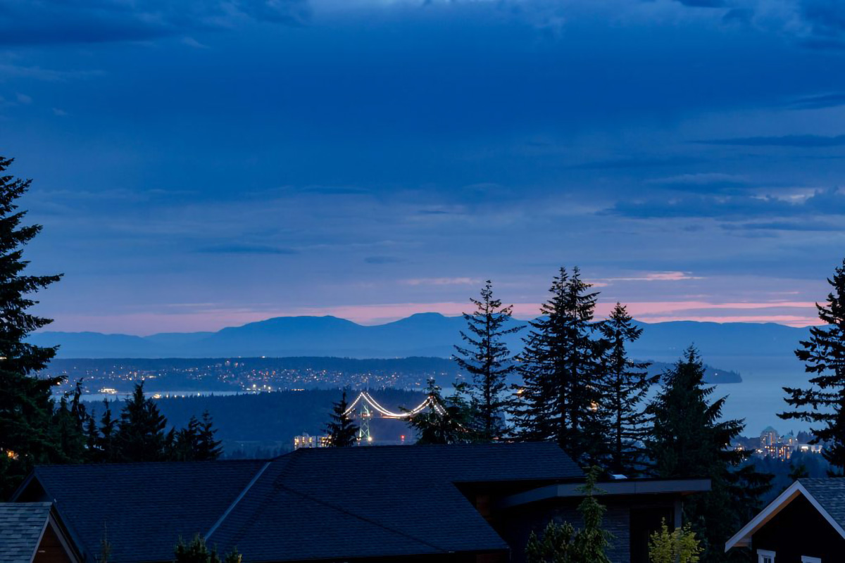 286 Monteray Avenue, North Vancouver 29