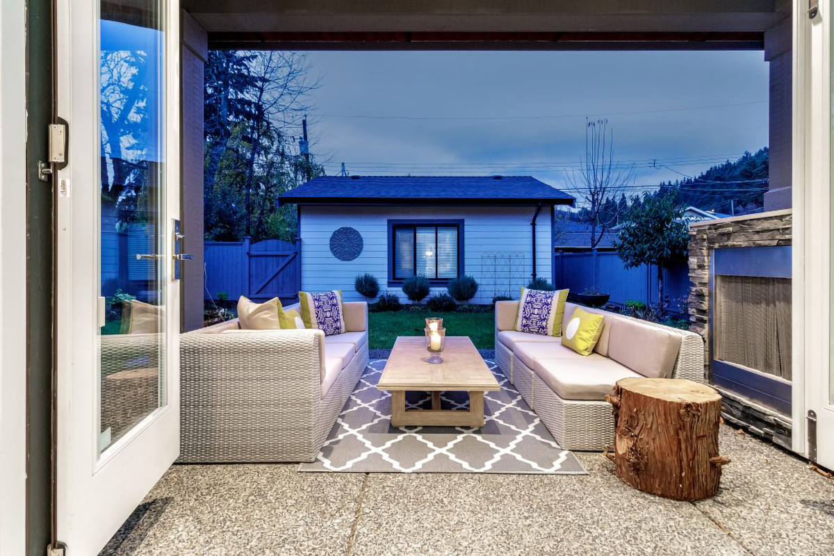 322 E 19th St, North Vancouver 34