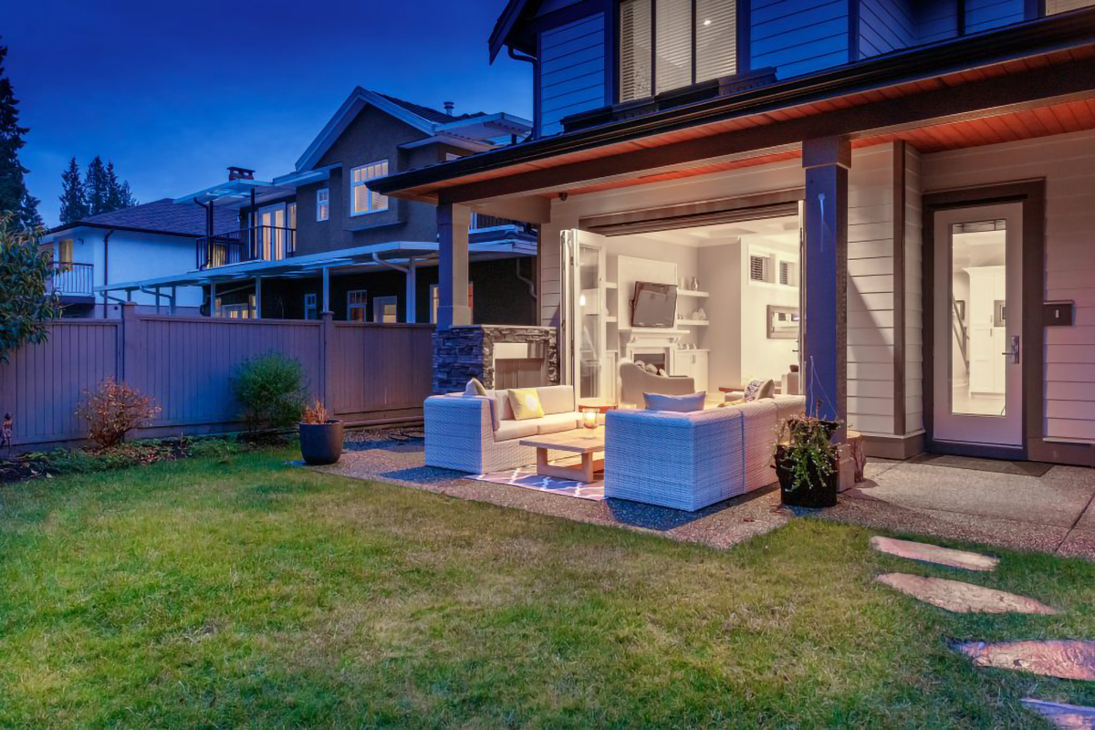 322 E 19th St, North Vancouver 36