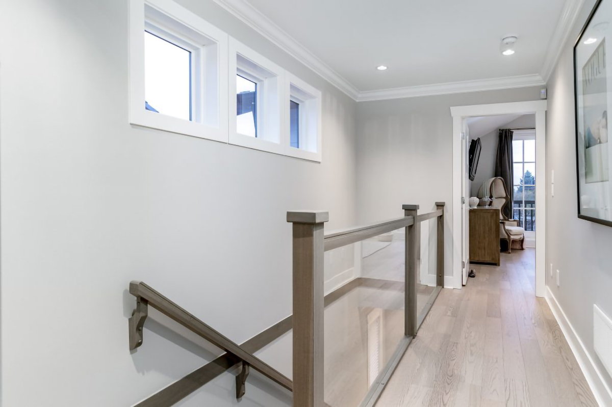322 E 19th St, North Vancouver 40