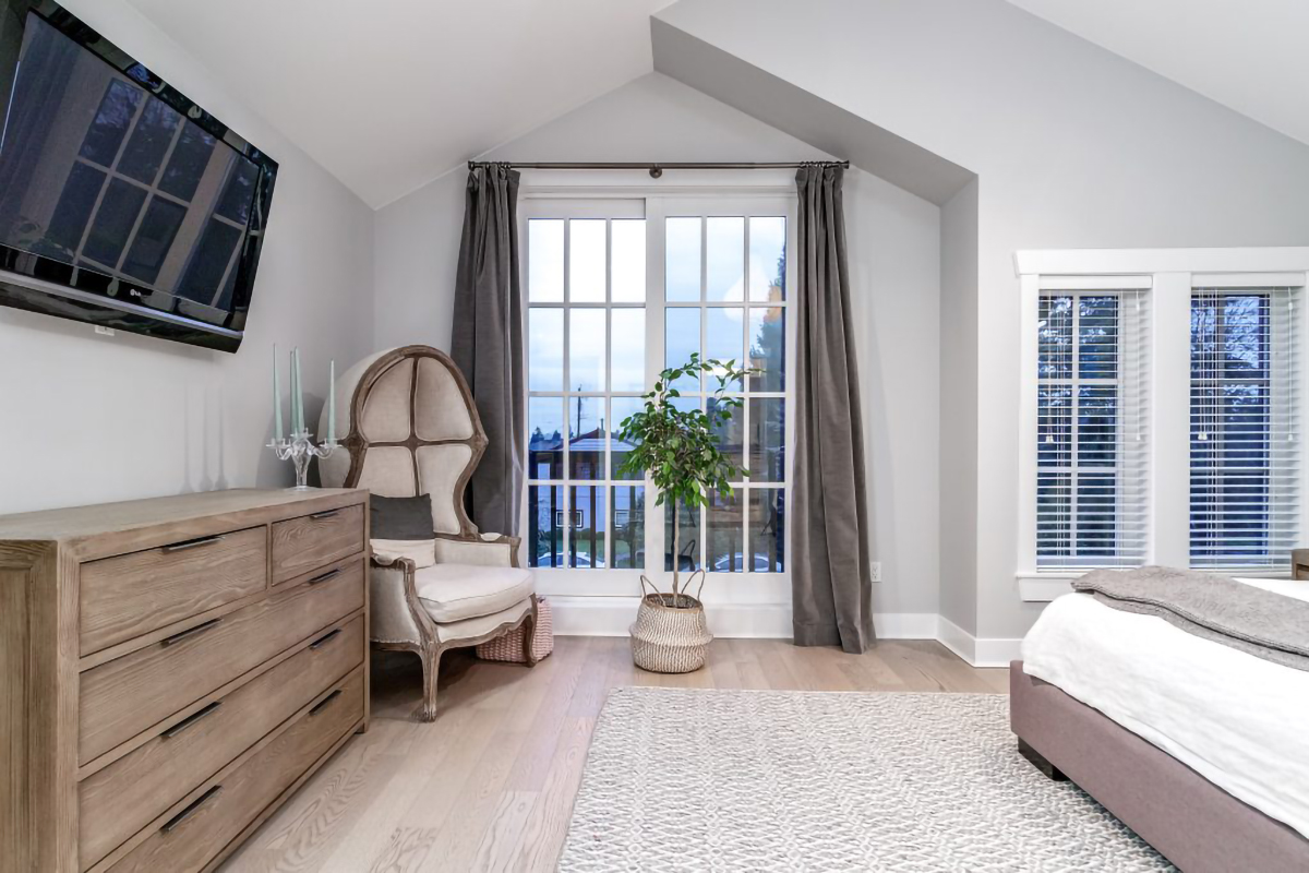 322 E 19th St, North Vancouver 43
