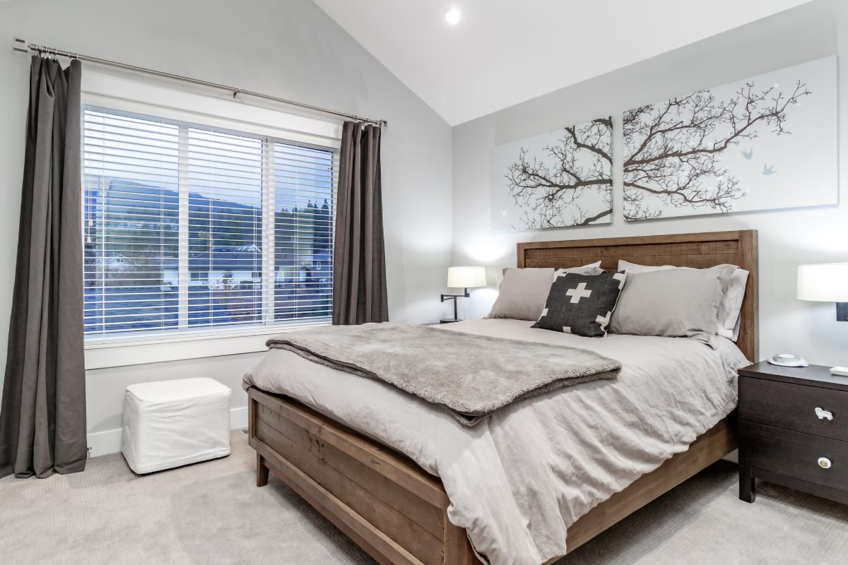 322 E 19th St, North Vancouver 45