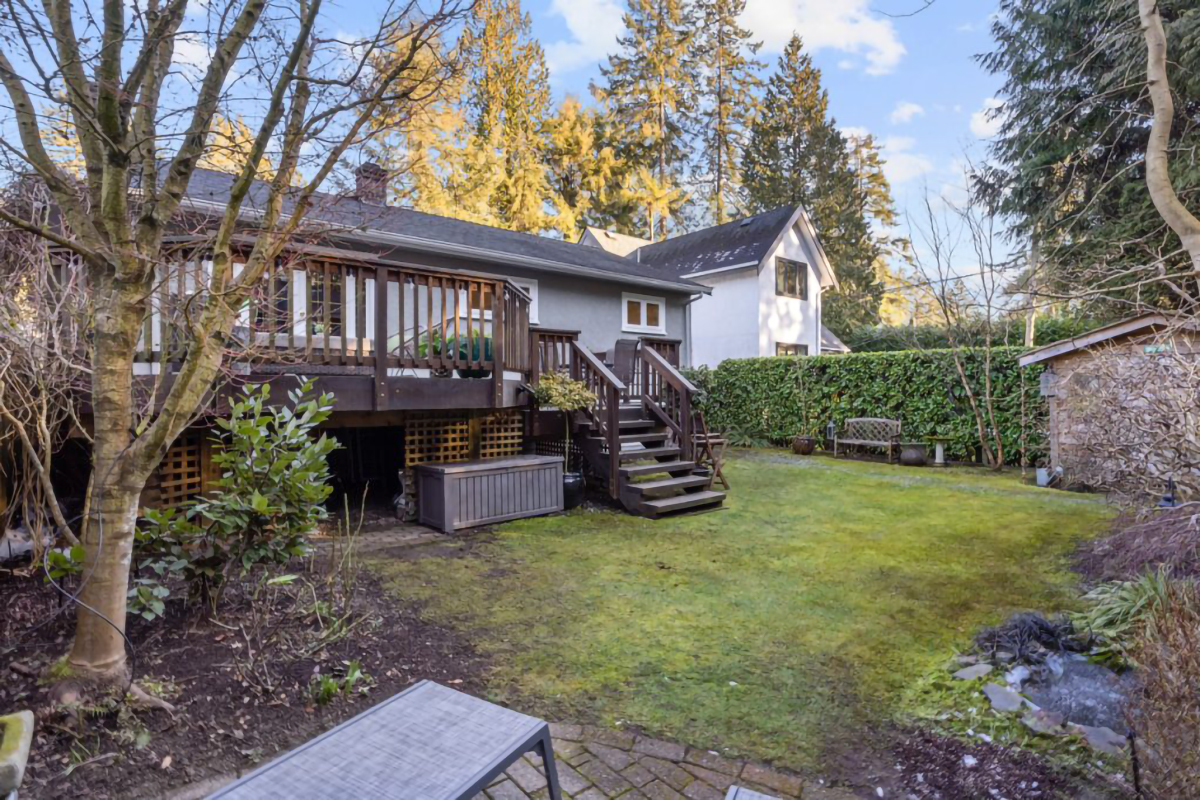 1949 Mackay Avenue, North Vancouver 10