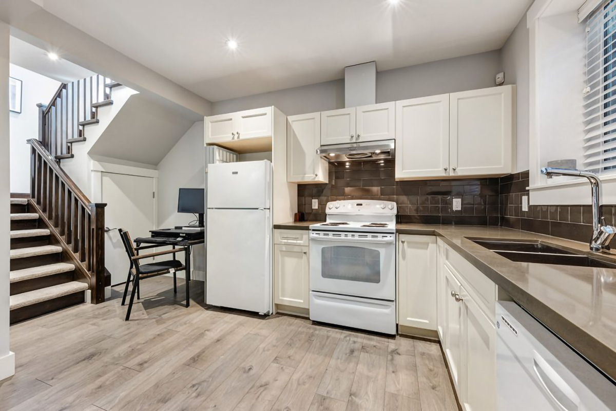 617 Mahon Ave, North Vancouver 28