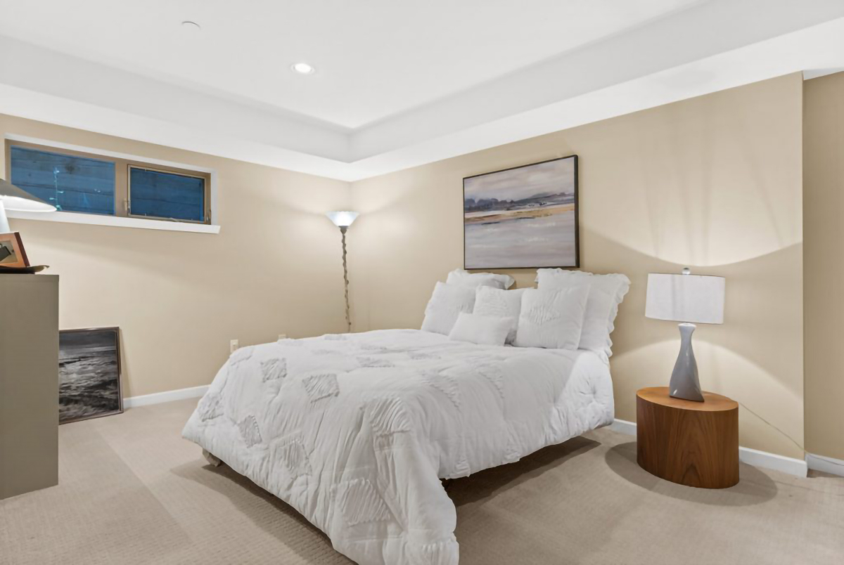 #6 - 3750 Edgemont Boulevard 7