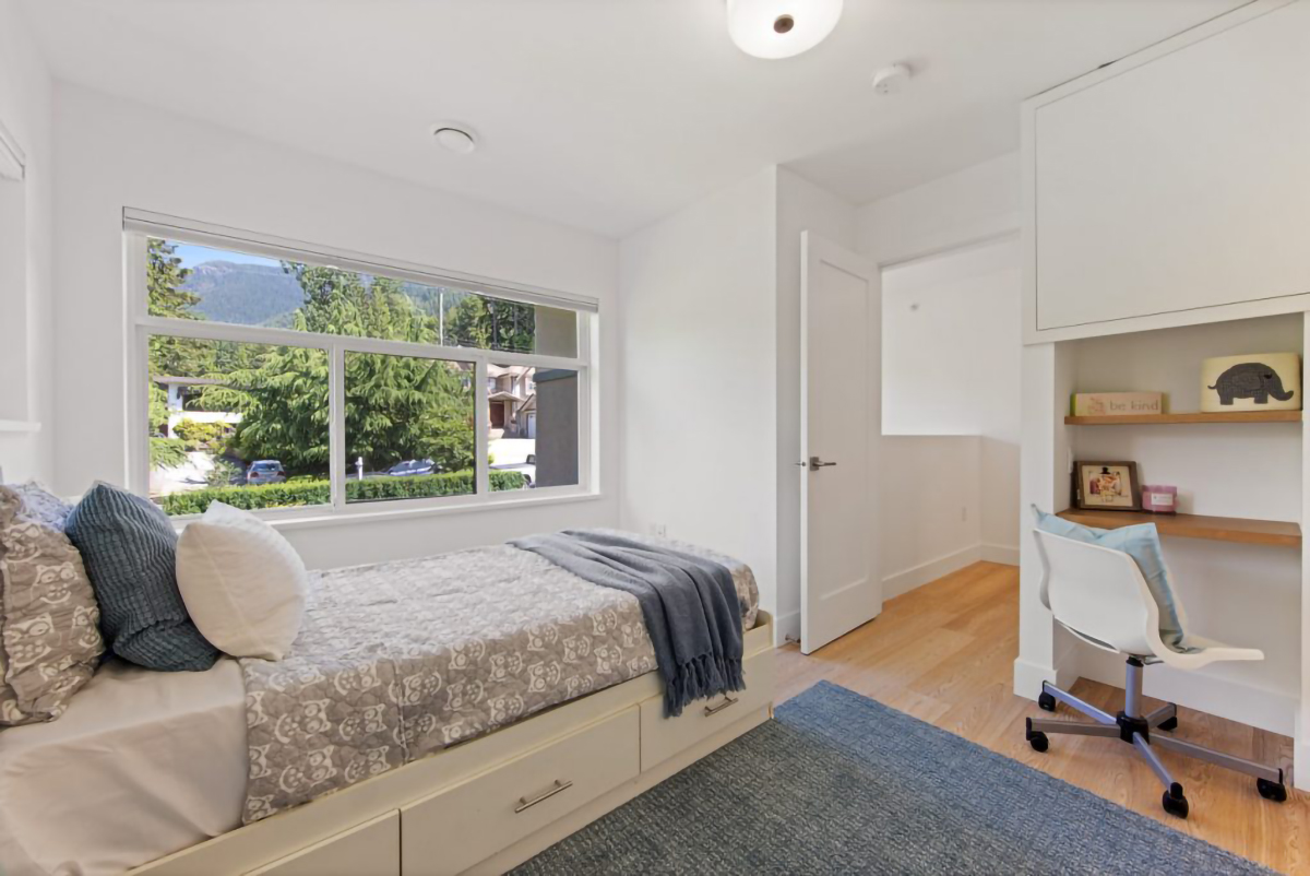 939 Clements Ave, North Vancouver 18